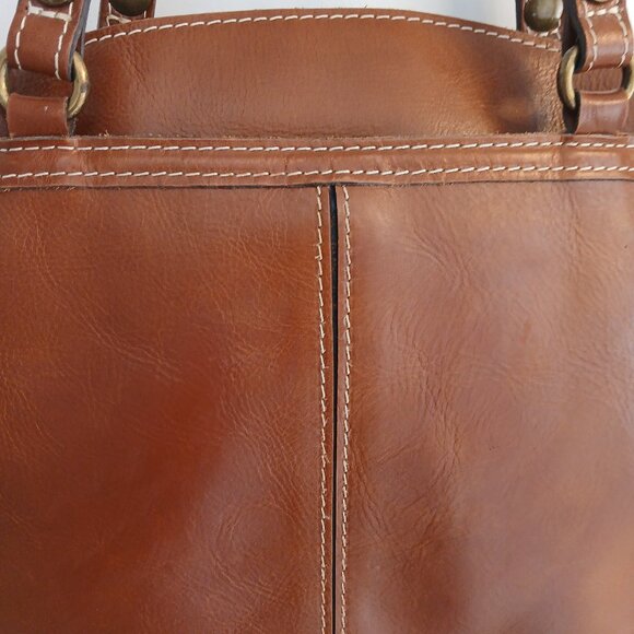 Patricia Nash Classic Shoulder Bag🤎 - Picture 2 of 15